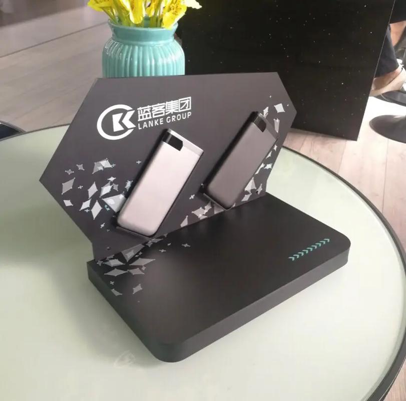 定制亞克力展示架 提升充電寶產(chǎn)品的專業(yè)陳列效果