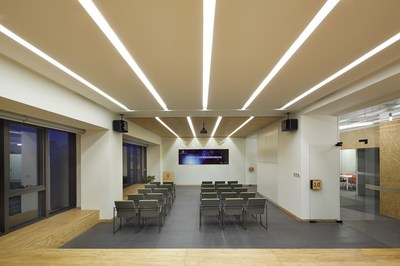 秦國鵬與FOUNDRY CLUB北京 亞克力材質下的先鋒藝術實踐